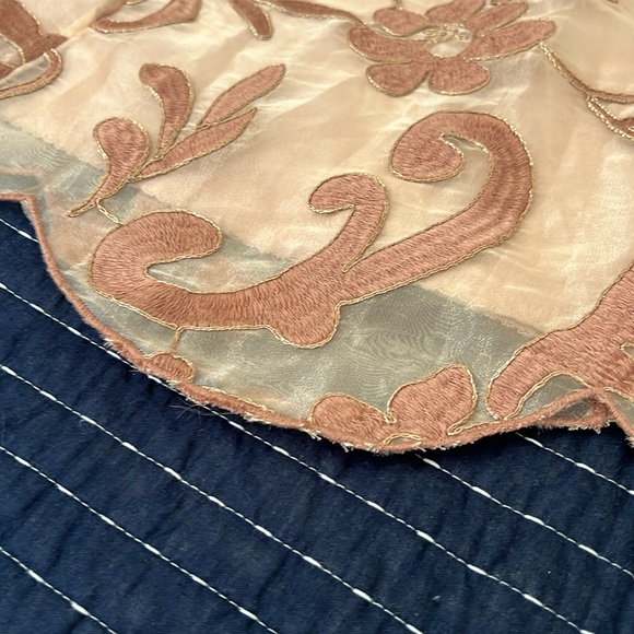 Gorgeous "Shannon" Pink embroidered overlay skirt by Maeve - size Med - NWT - Picture 4 of 11